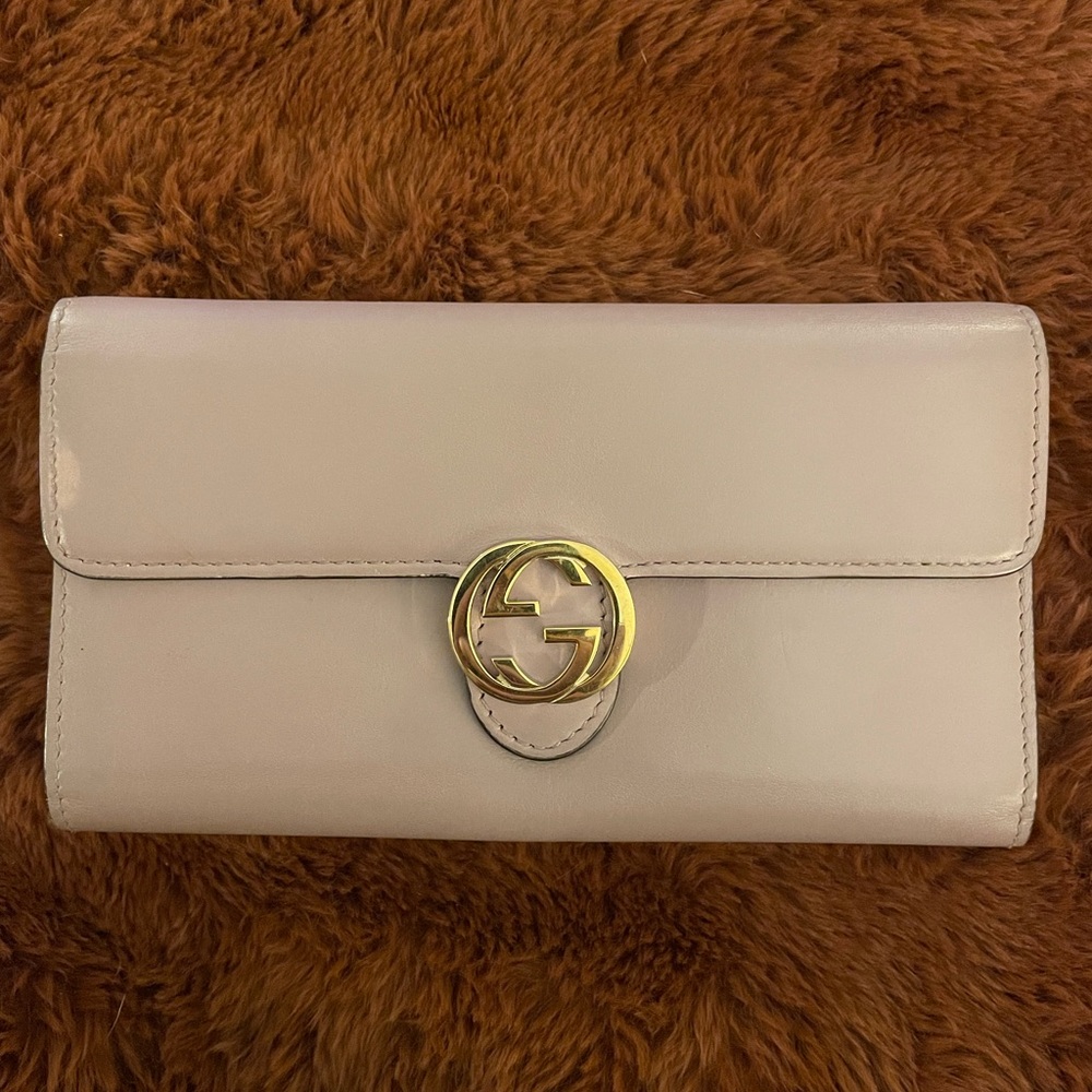 GUCCI Interlocking GG hardware Long Wallet
